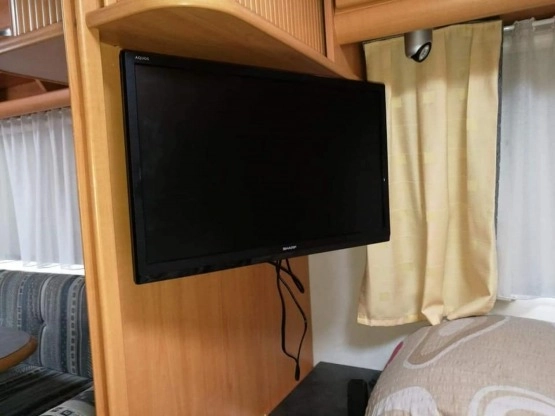                         LMC Munsterland 560, rok 2005 - zdjęcie 9
                        