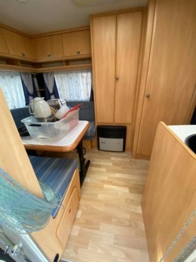                         Przyczepa Hobby de Luxe 450, 2004 r. - zdjęcie 13
                        