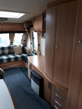                         Sprzedam przyczepę marki Swift Conqueror 640, 2002 r. - zdjęcie 12
                        