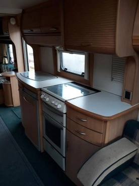                         Sprzedam przyczepę marki Swift Conqueror 640, 2002 r. - zdjęcie 8
                        