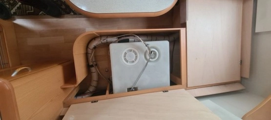                         Prywatne Hobby 635 2008 r., mover, przedsionek Isabella, klimatyzacja podłogowa Truma 2300 - zdjęcie 17
                        