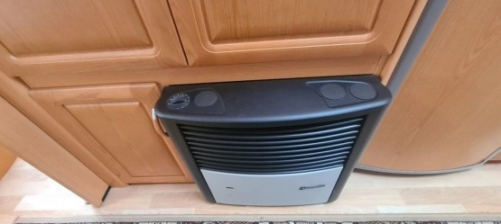                         Prywatne Hobby 635 2008 r., mover, przedsionek Isabella, klimatyzacja podłogowa Truma 2300 - zdjęcie 32
                        