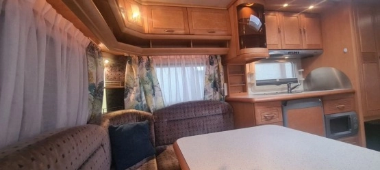                         Przyczepa Hobby 560 Exclusive 2005 r., przedsionek, stan idealny - zdjęcie 12
                        