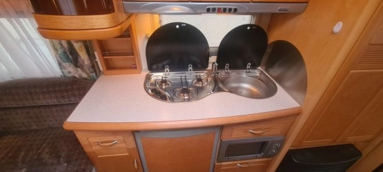                         Przyczepa Hobby 560 Exclusive 2005 r., przedsionek, stan idealny - zdjęcie 13
                        