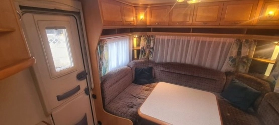                         Przyczepa Hobby 560 Exclusive 2005 r., przedsionek, stan idealny - zdjęcie 7
                        