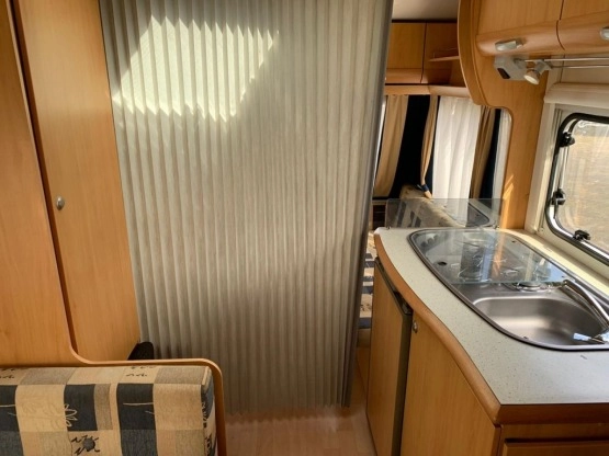                         Beyerland Sprinter 390D, 2004 rok - zdjęcie 12
                        