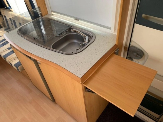                         Beyerland Sprinter 390D, 2004 rok - zdjęcie 8
                        