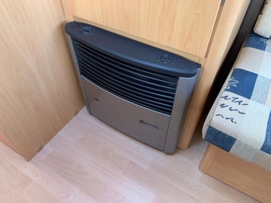                         Beyerland Sprinter 390D, 2004 rok - zdjęcie 9
                        