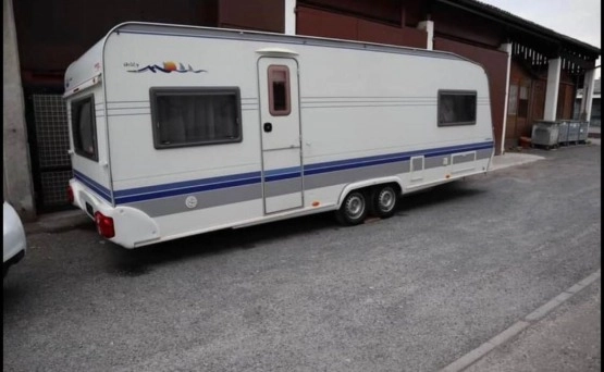                         Przyczepa Hobby 600 UF, 2005 r. - zdjęcie 2
                        