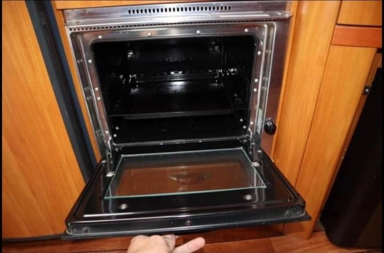                         Przyczepa Hobby 600 UF, 2005 r. - zdjęcie 6
                        