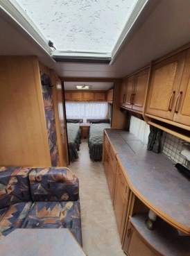                         Sprzedam piękną przyczepę Hobby 495 Exclusive + namiot Isabella - zdjęcie 19
                        