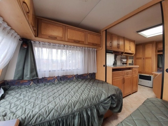                         Sprzedam piękną przyczepę Hobby 495 Exclusive + namiot Isabella - zdjęcie 29
                        