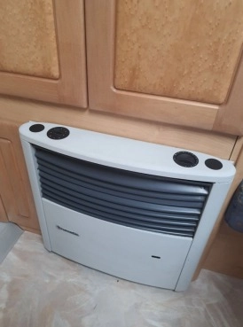                         Sprzedam piękną przyczepę Hobby 495 Exclusive + namiot Isabella - zdjęcie 32
                        