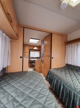                         Sprzedam piękną przyczepę Hobby 495 Exclusive + namiot Isabella - zdjęcie 39
                        