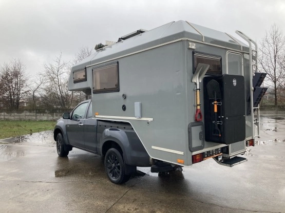                         Kamper na pickup TISCHER TRAIL 260, stan PERFEKCYJNY - zdjęcie 1
                        