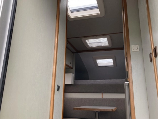                         Kamper na pickup TISCHER TRAIL 260, stan PERFEKCYJNY - zdjęcie 5
                        