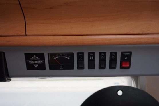                         Przyczepa Hobby Excellent 495 2003r. Mover Stan BDB Zarej.  - zdjęcie 10
                        