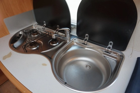                         Przyczepa Hobby Excellent 495 2003r. Mover Stan BDB Zarej.  - zdjęcie 12
                        