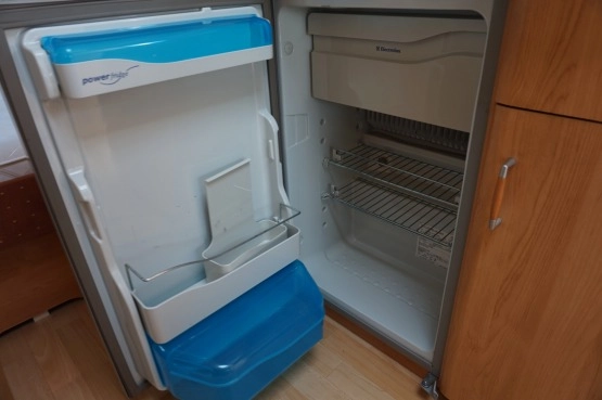                         Przyczepa Hobby Excellent 495 2003r. Mover Stan BDB Zarej.  - zdjęcie 17
                        