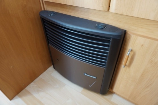                         Przyczepa Hobby Excellent 495 2003r. Mover Stan BDB Zarej.  - zdjęcie 19
                        