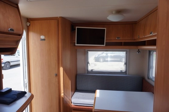                         Przyczepa Hobby Excellent 495 2003r. Mover Stan BDB Zarej.  - zdjęcie 8
                        