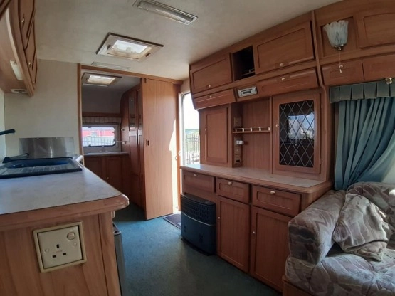                         Przyczepa LUNAR DELTA 520 w pełni sprawna, przedsionek, możliwy transport - zdjęcie 14
                        