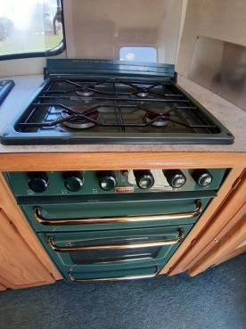                         Przyczepa LUNAR DELTA 520 w pełni sprawna, przedsionek, możliwy transport - zdjęcie 23
                        