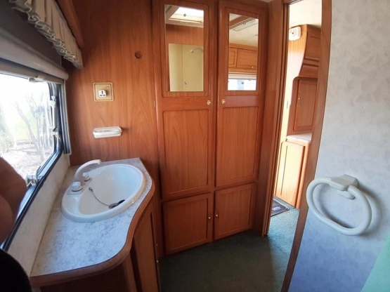                         Przyczepa LUNAR DELTA 520 w pełni sprawna, przedsionek, możliwy transport - zdjęcie 7
                        