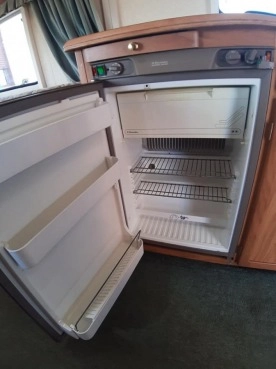                         Przyczepa LUNAR DELTA 520 w pełni sprawna, przedsionek, możliwy transport - zdjęcie 9
                        