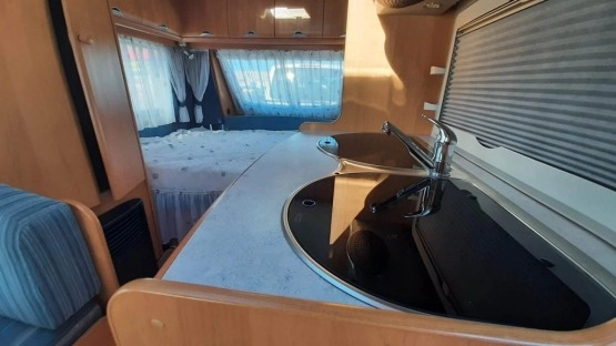                         Przyczepa Hobby 400 De Luxe, rok 2006 - zdjęcie 10
                        