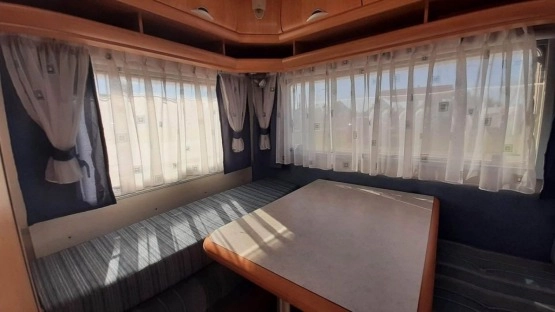                         Przyczepa Hobby 400 De Luxe, rok 2006 - zdjęcie 4
                        