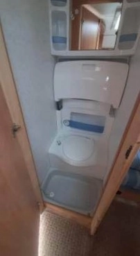                         Przyczepa Hobby 400 De Luxe, rok 2006 - zdjęcie 9
                        