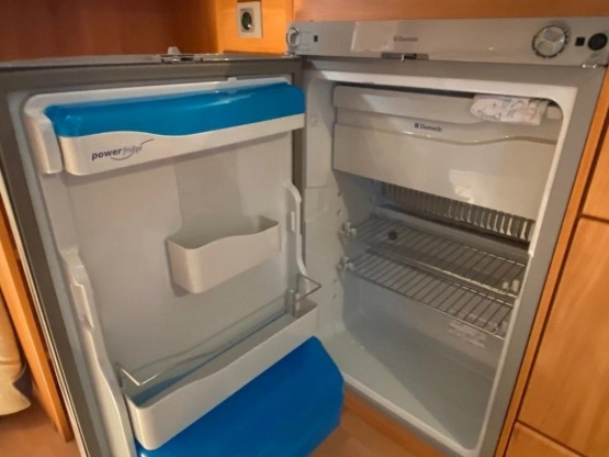                         ADRIA ADORA 562UP z 2005r. 1400kg DMC , przedsionek + drewniany podest , pokrowiec na zimę. Woj. Pomorskie - zdjęcie 13
                        