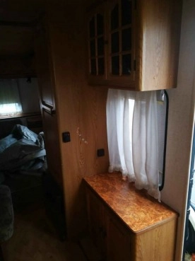                         Przyczepa Burstner 1989 - zdjęcie 10
                        