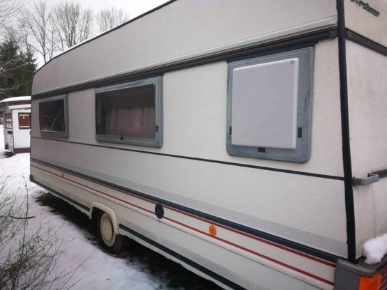                         Przyczepa Burstner 1989 - zdjęcie 1
                        