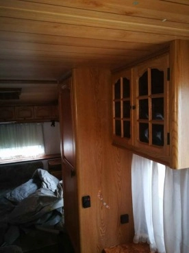                         Przyczepa Burstner 1989 - zdjęcie 4
                        