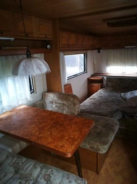                         Przyczepa Burstner 1989 - zdjęcie 6
                        