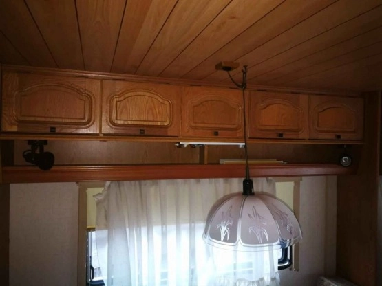                         Przyczepa Burstner 1989 - zdjęcie 7
                        