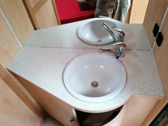                         Przyczepa burstner 2000 - zdjęcie 12
                        