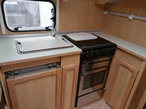                         Przyczepa burstner 2000 - zdjęcie 21
                        