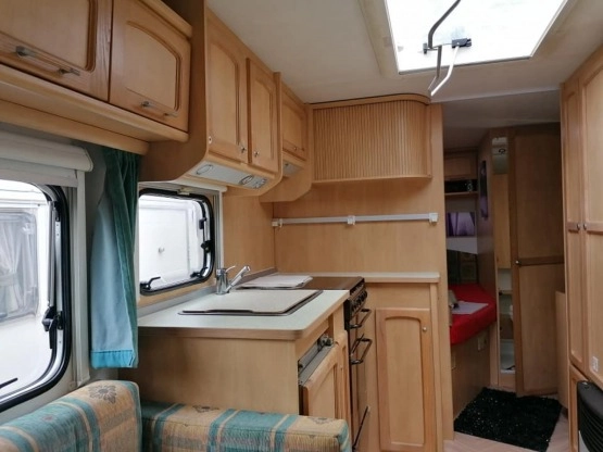                         Przyczepa burstner 2000 - zdjęcie 7
                        