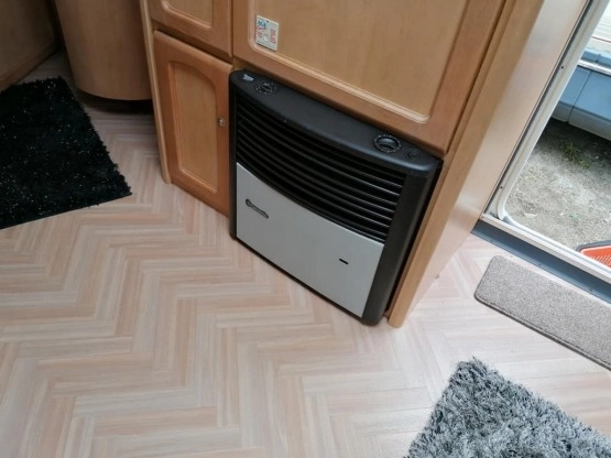                         Przyczepa burstner 2000 - zdjęcie 8
                        