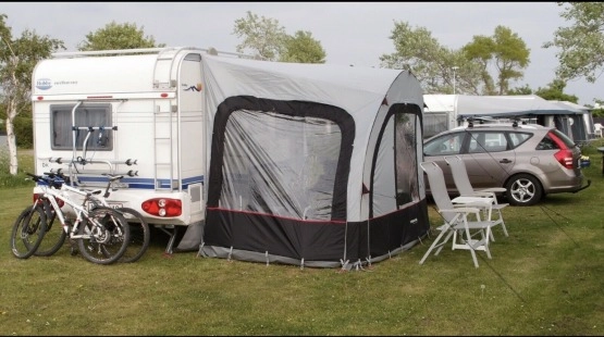                         Hobby 400 2005 - zdjęcie 1
                        