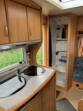                         Hobby 400 2005 - zdjęcie 8
                        