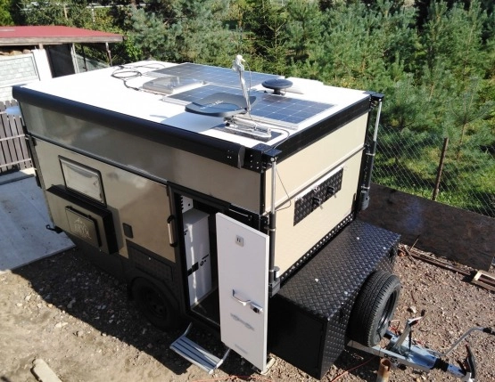                         Przyczepa kempingowa Off Road z podnoszonym dachem - zdjęcie 3
                        