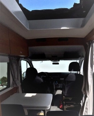                         Volkswagen Crafter Grand California - zdjęcie 10
                        