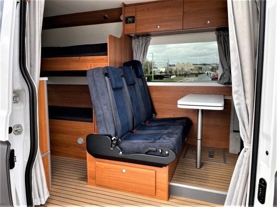                         Volkswagen Crafter Grand California - zdjęcie 16
                        