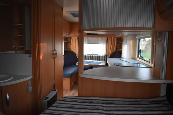                         KNAUS Azur 500FU Premium 4/5 os. Moover, prysznic, toaleta - zdjęcie 12
                        