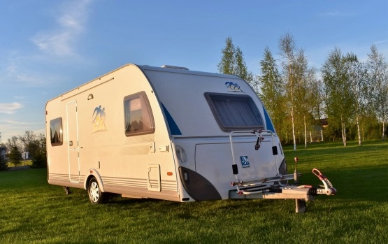                         KNAUS Azur 500FU Premium 4/5 os. Moover, prysznic, toaleta - zdjęcie 2
                        