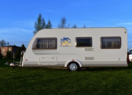                         KNAUS Azur 500FU Premium 4/5 os. Moover, prysznic, toaleta - zdjęcie 3
                        